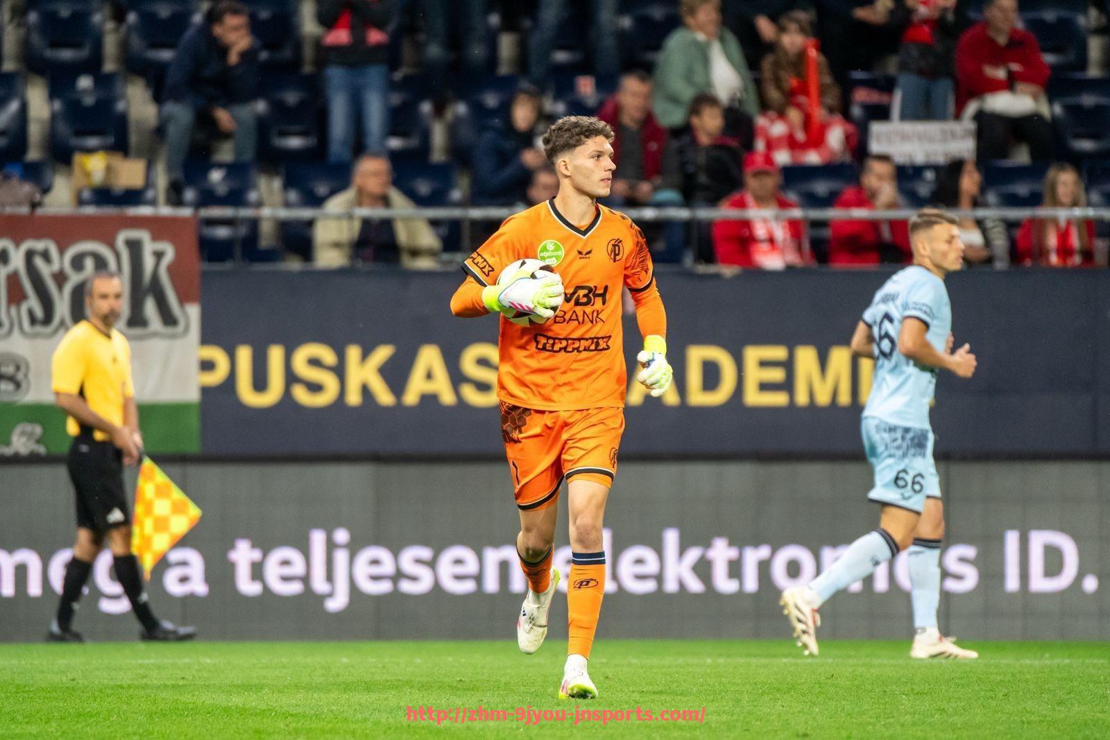 J9九游会登录入口-法甲赛季挑战与风险预测:积分压力、伤病与多线作战因素 J9九游会登录入口-法甲赛季挑战与风险预测:积分压力、伤病与多线作战因素