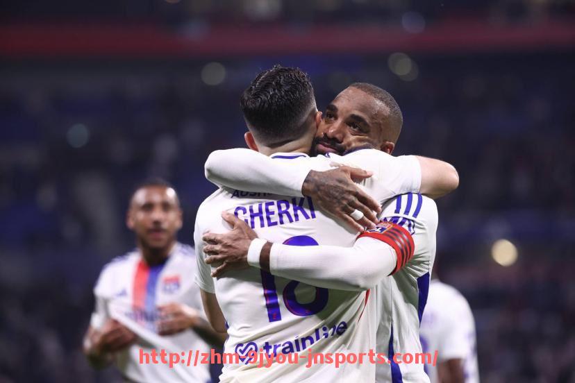 J9九游会登录入口-CBA辽宁队球员踢足球视频合集 J9九游会登录入口-CBA辽宁队球员踢足球视频合集